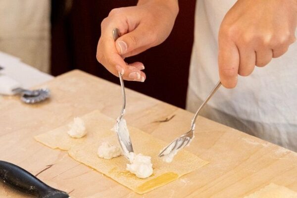 rome-cooking-class-piazza-navona-fettuccine-ravioli-tiramisu