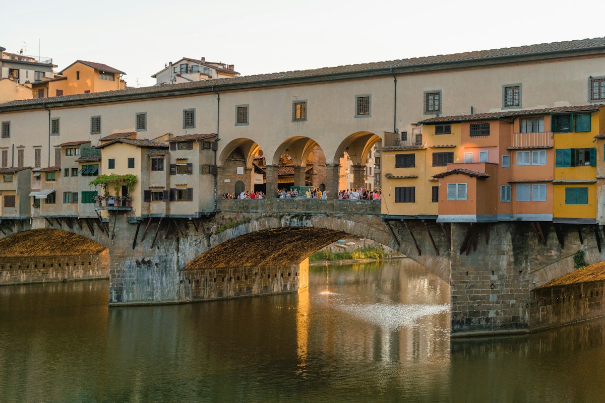 Ponte Vecchio over the Arno, the starting point for 2 days in Florence