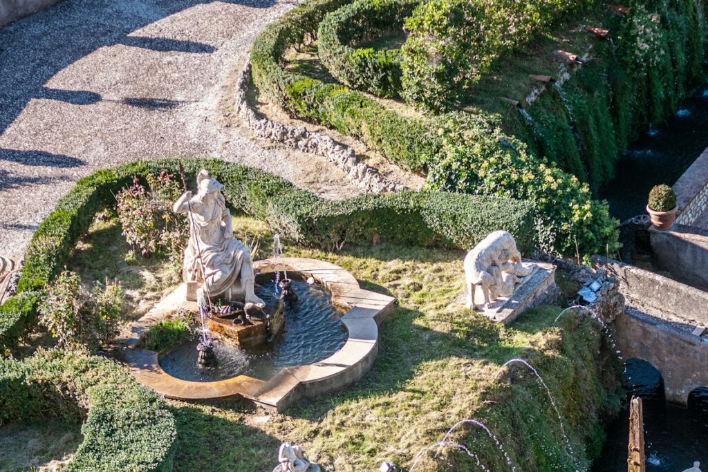 A garden fountain in Tivoli seen from above