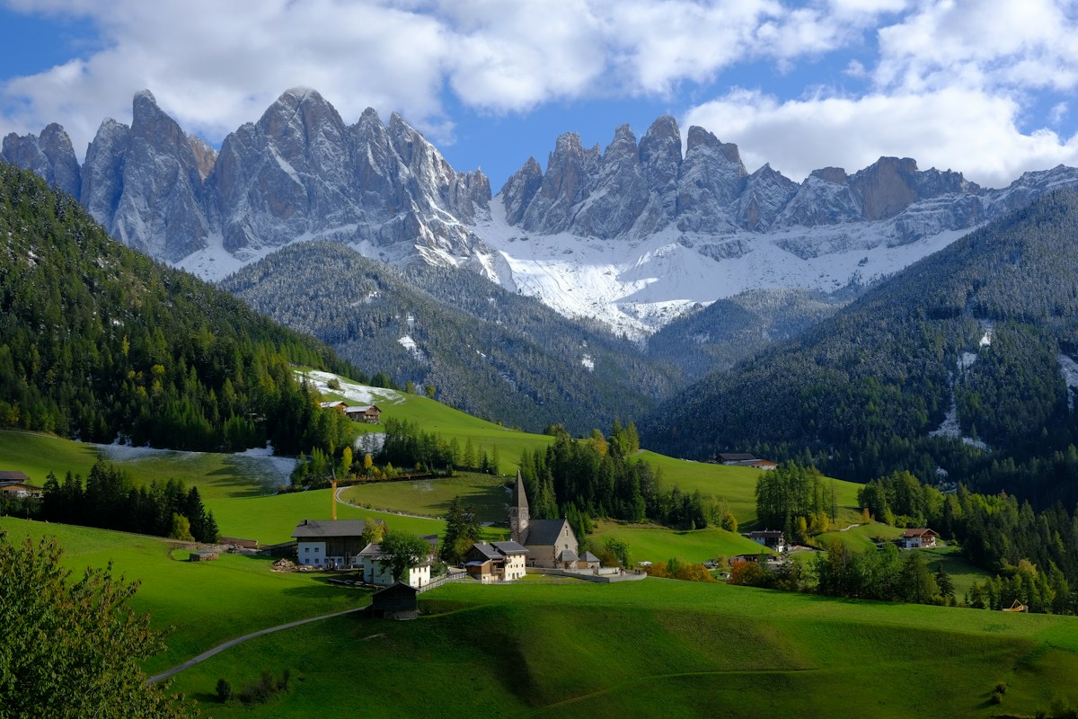 Santa Maddalena and the Odle peaks in Val di Funes, a classic stop on Dolomites tours