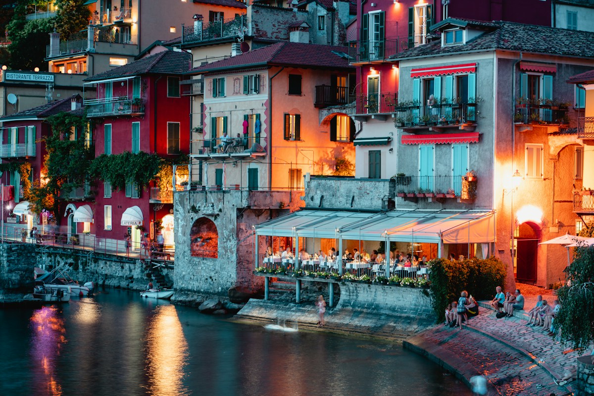 Colorful lakefront houses in Varenna, a base for a Lake Como itinerary