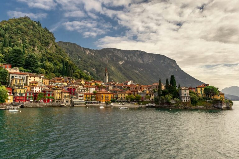 Colorful houses on Lake Como, the last stop on a 10 days in Italy itinerary