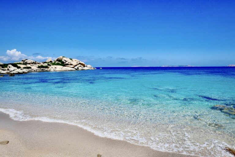 Turquoise sea at Valle dell’Erica on the north coast, one of the top things to do in Sardinia