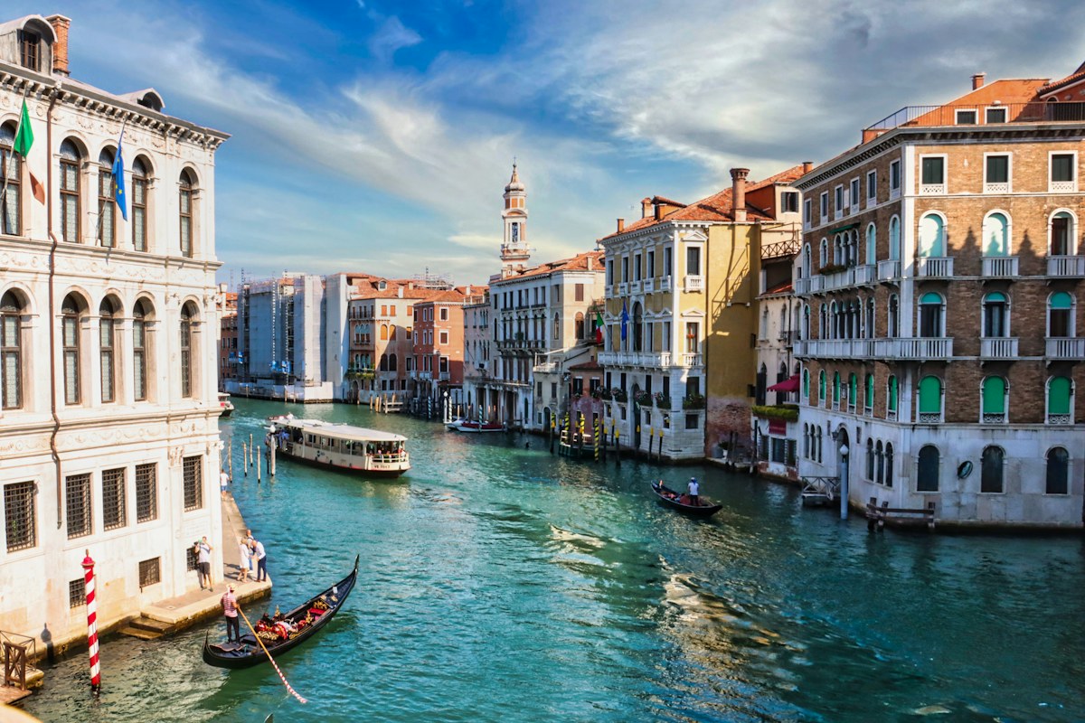 Palaces along a Venice canal, the area covered by the Venice access fee