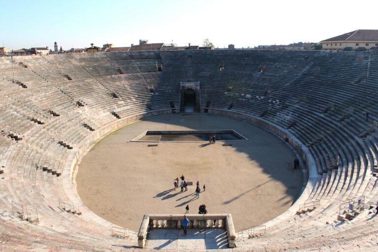 Verona tours: the Roman Arena in Piazza Bra, Verona